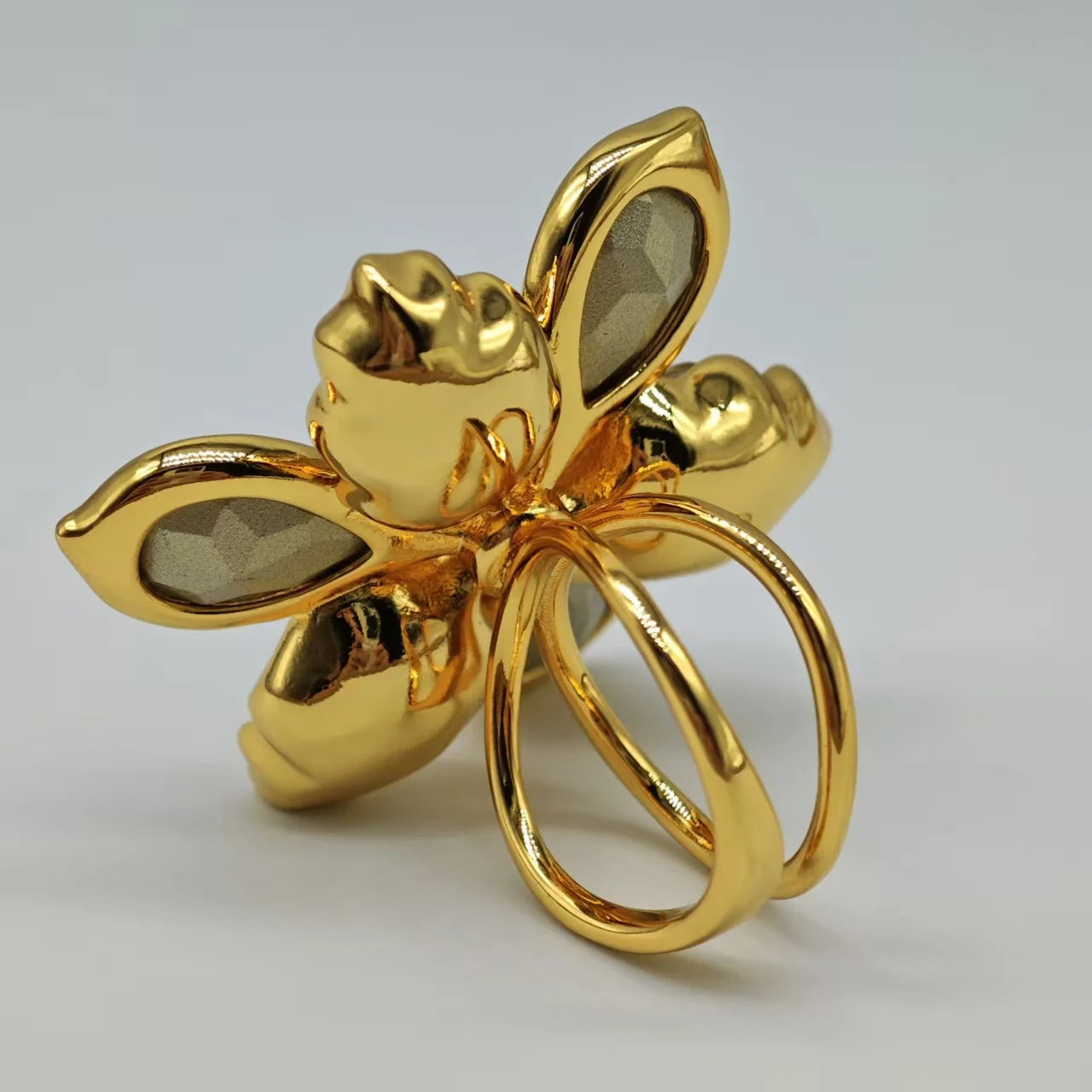 New 2025 large flower crystal ring, high-end luxury jewelry set, charming decorative gift for women