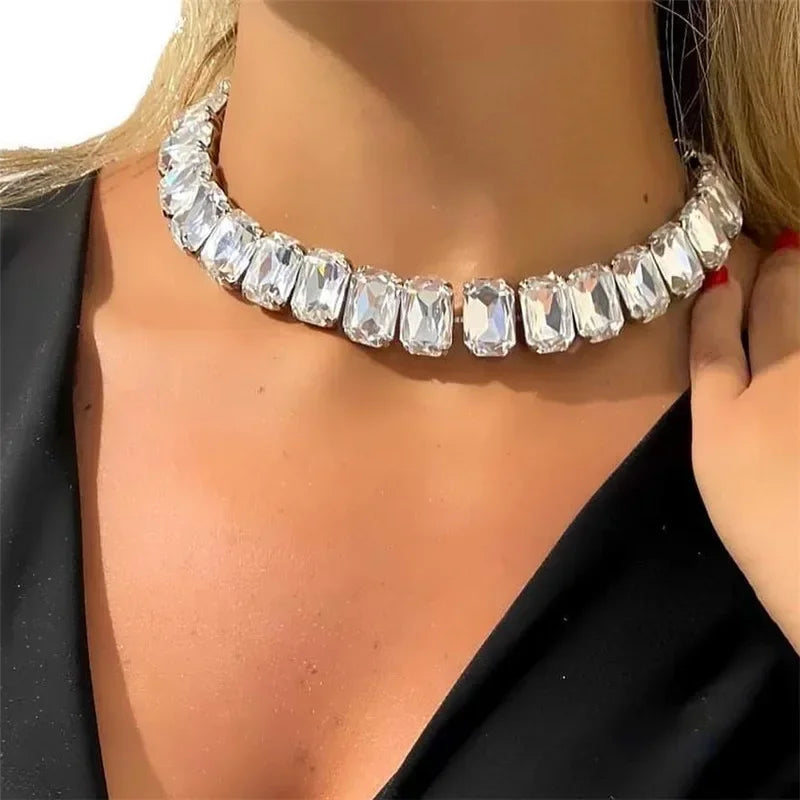 2025 New Luxury Classic Shiny Pink Blue Crystal Necklace Ladies Adjustable Square Large Glass Clavicle Chain Fashion Jewelry INS