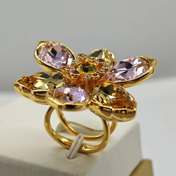 New 2025 large flower crystal ring, high-end luxury jewelry set, charming decorative gift for women