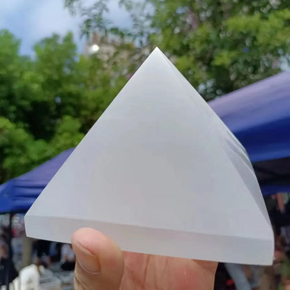 Natural Selenite Quartz Crystal Pyramid, Mineral Healing, Home and Office Decoration