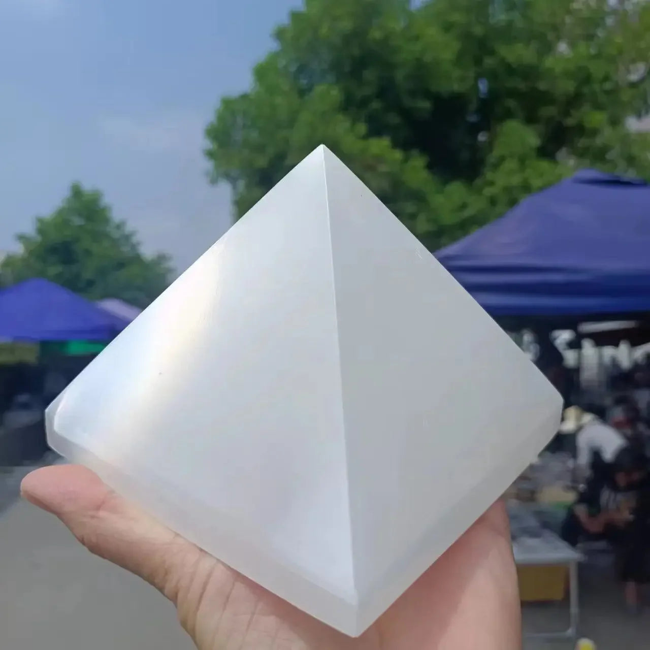 Natural Selenite Quartz Crystal Pyramid, Mineral Healing, Home and Office Decoration