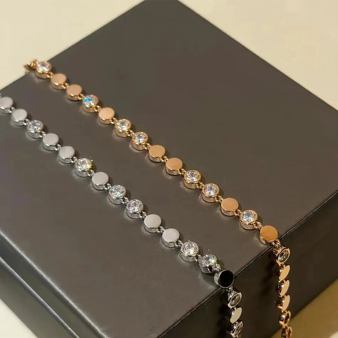 A bracelet resembling a combination of stars, made of S925 sterling silver material, gorgeous and romantic, with a story